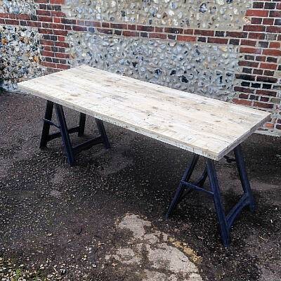https://www.gasandairstudios.co.uk/wp-content/uploads/2014/10/Dining-Table-Top-B-400x400.jpg