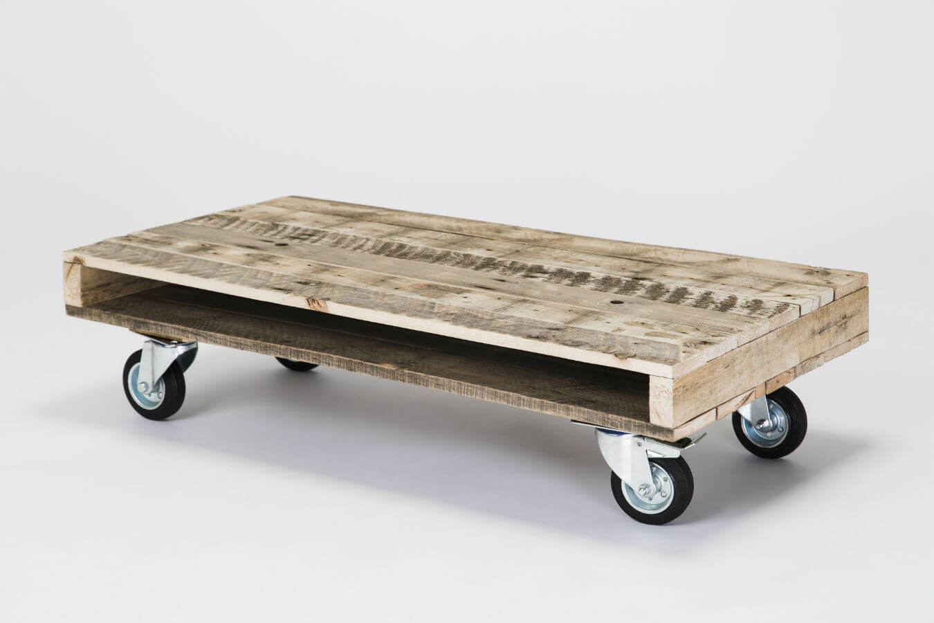 pallet coffee table on wheels
